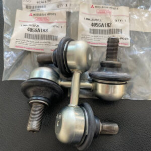 ລູກຫມາກກັນໂຄງຫນ້າ Mitsubishi Triton / Pajero Sport 4WD/ Plus ແທ້ສູນ